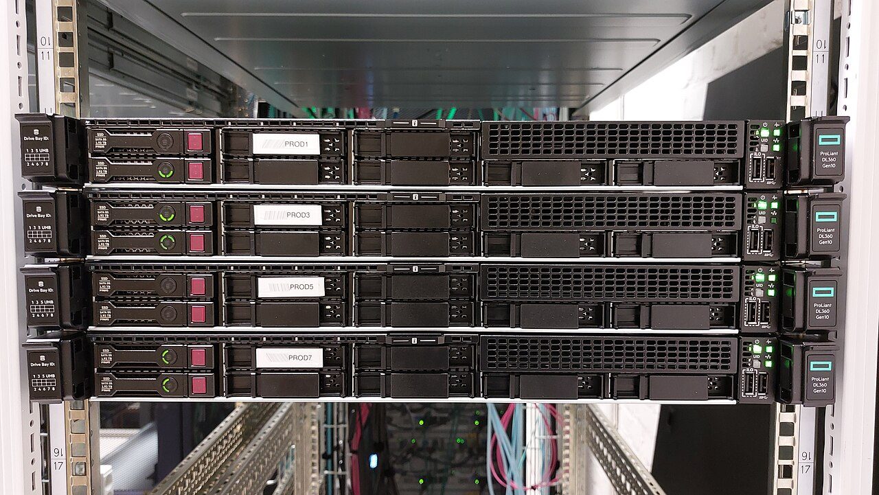 HPE ProLiant server nodes installed in a data-center environment.