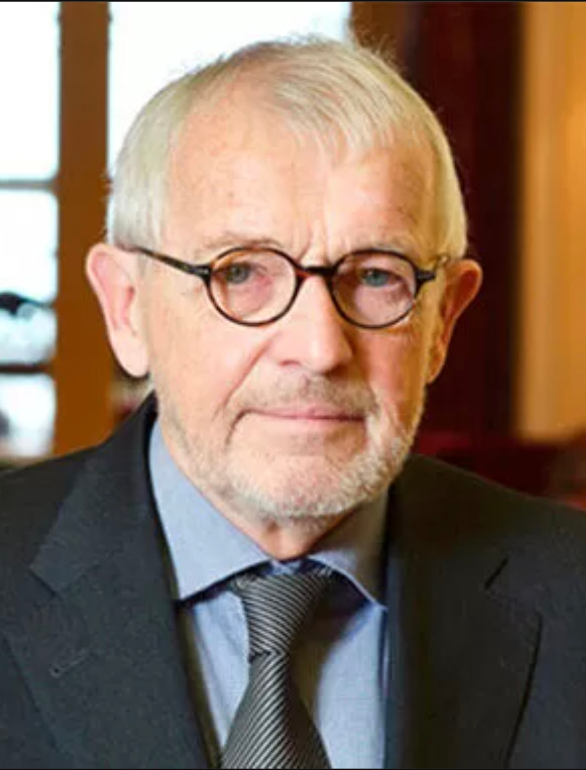 Photo of professor Francis Halzen